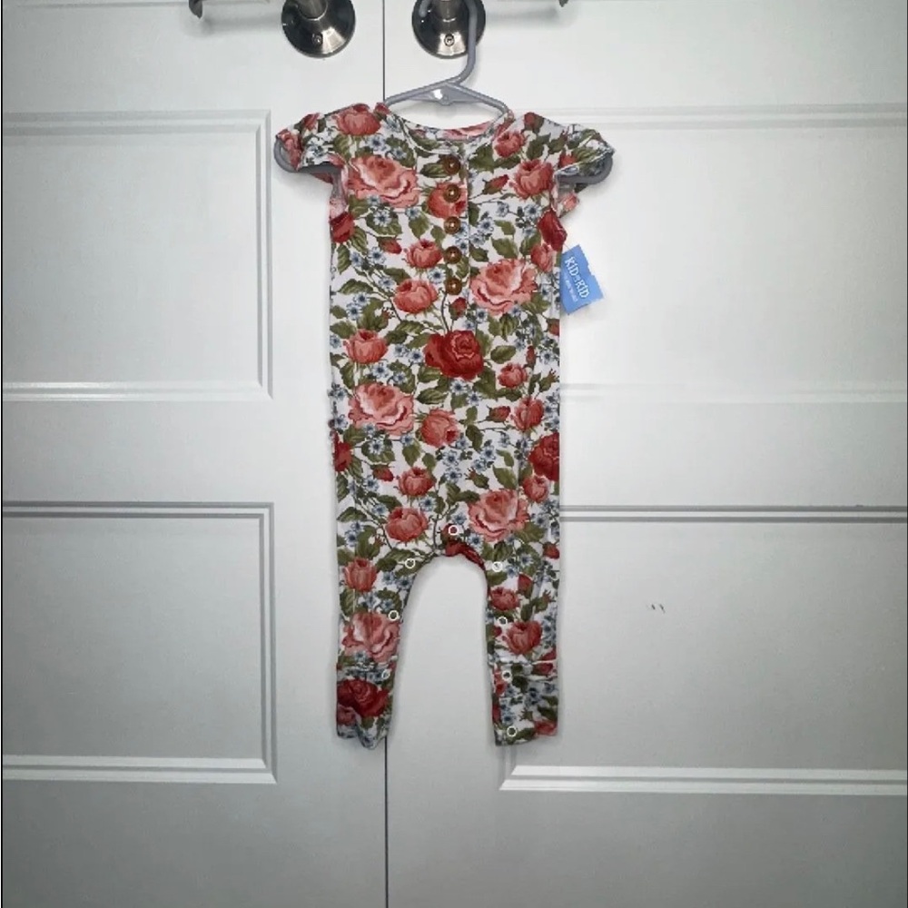 Posh Peanut Bamboo 6/9 VGUC floral Romper